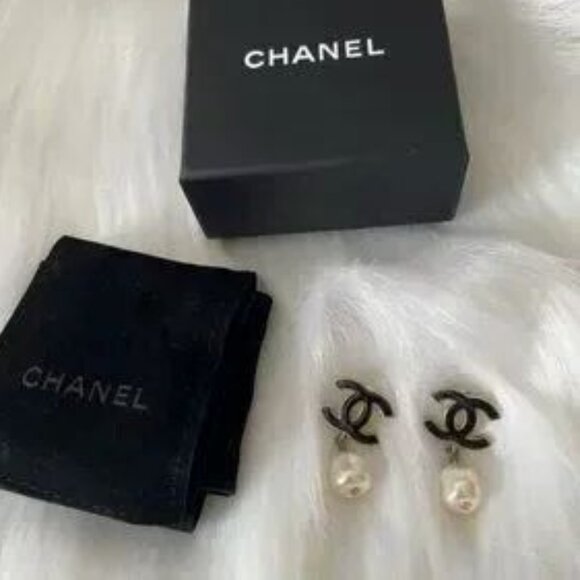 Chanel earrings - Picture 1 of 5